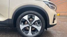 Volvo XC40 2.0 B3P Plus Dark 5dr Auto Petrol Estate